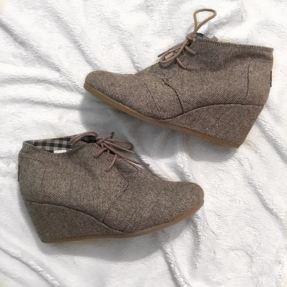 Toms Shoes - Toms desert wedge booties